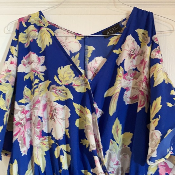 Floral short Romper - Picture 2 of 6